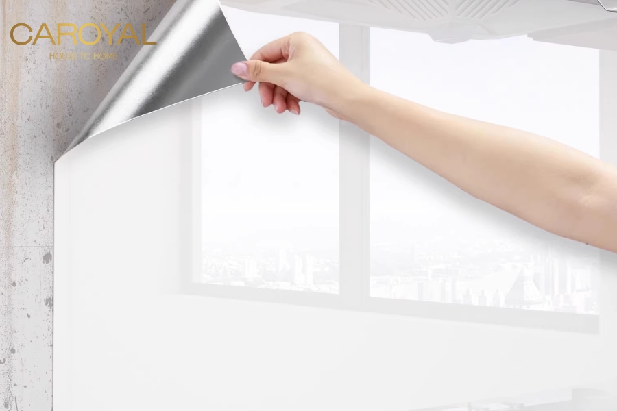 Giấy dán tường có dán lên gạch được không? Câu trả lời là CÓ.